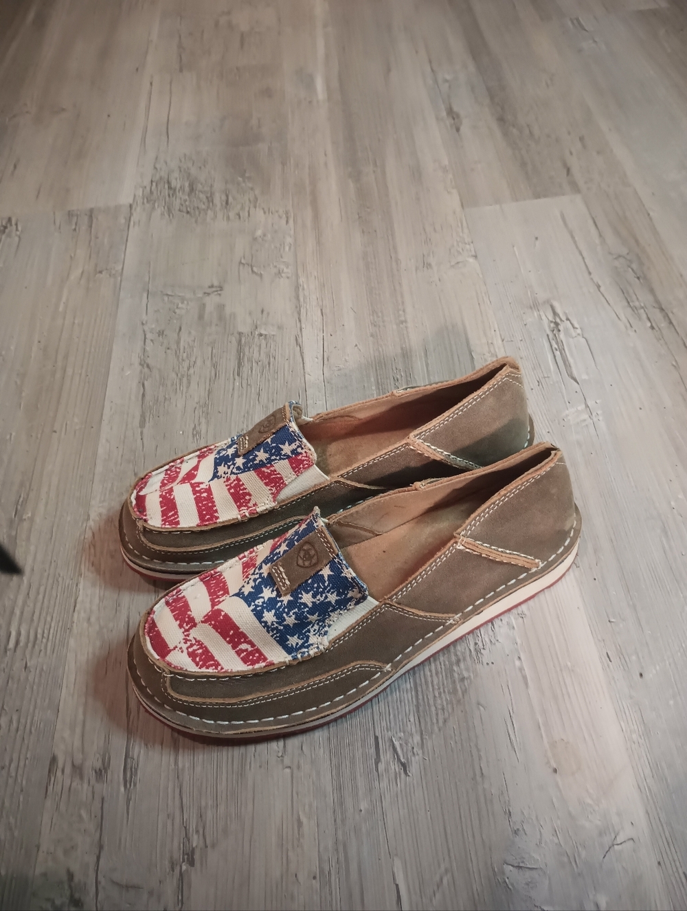 Ariat - Picture 8 of 11